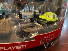 DISNEY PIXAR CARS 2 COMPLETE VEHICLE FIGURINE PLAYSET ORIGINAL BOX