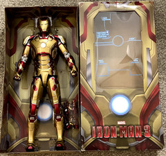 Iron Man 3 NECA 18″ Iron Man Mark XLII (42) Figure (Used with original box)