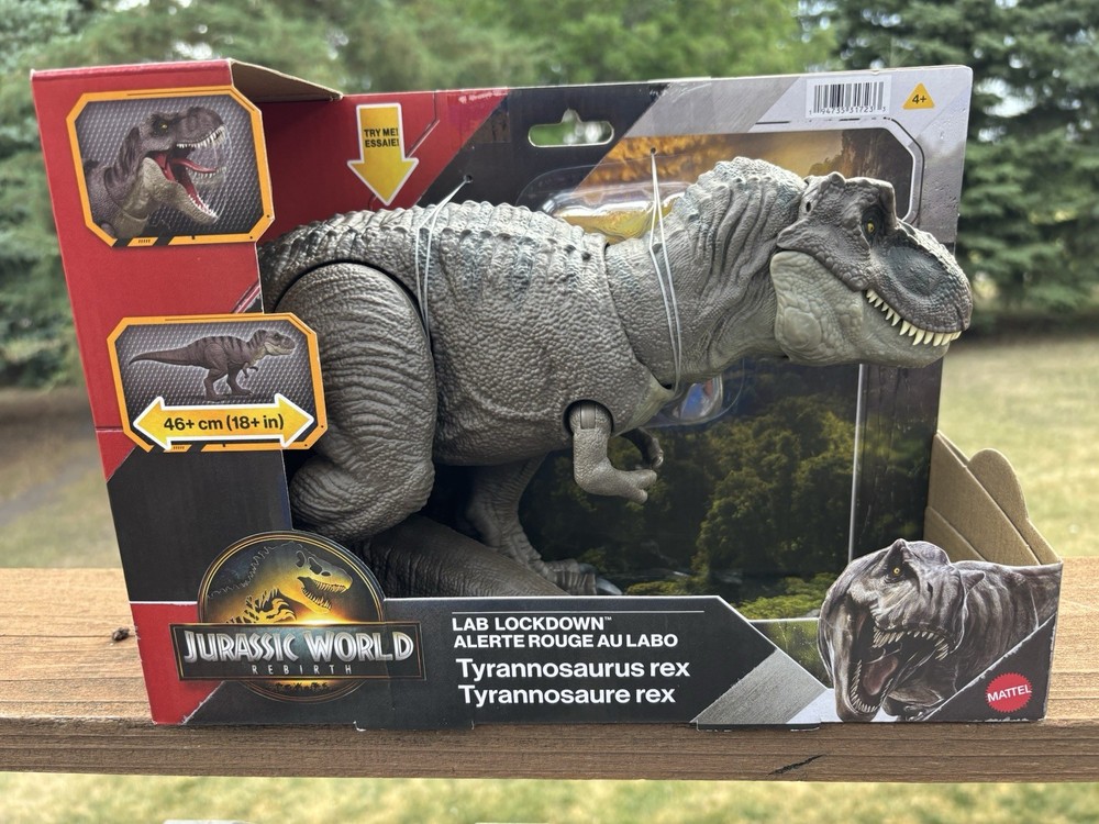 FREE SHIPPING . NEW T Rex Dinosaur Action Figure with Chomping Attack Feature