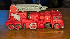 Transformers War For Cybertron WFC Kingdom Voyager Class Inferno Missing Gun