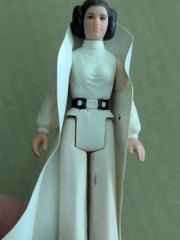 Vintage Star Wars 1977 Princess Leia w Cape And Pistol. 12-back Kenner Figure