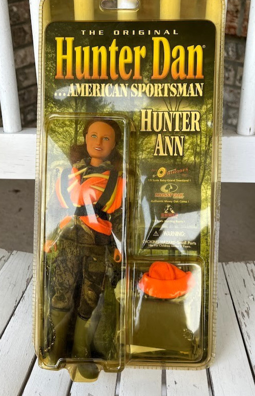NEW! HUNTER DAN AMERICAN SPORTSMAN ~ HUNTER ANN ACTION 8″ FIGURE DOLL PLUS