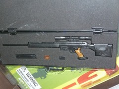 INTOYZ ARMED FORCES PSG-1 RIFLE WITH CASE CARDED WEAPON 1/6TH SCALE GI JOE