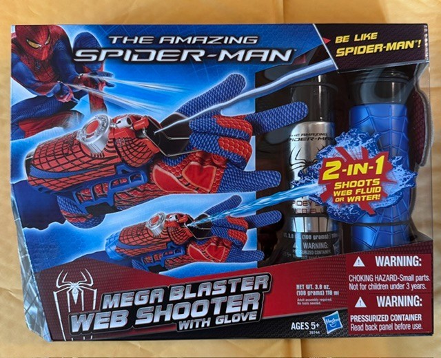 2012 Spider-Man Mega Blaster Web Shooter w/Glove NEW SEALED in Original case