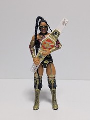WWE Mattel Elite Wrestlemania 41 Bianca Belair Figure w/Title & Glasses