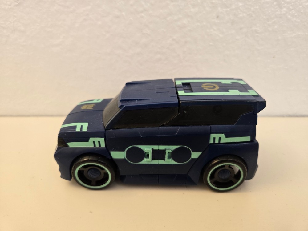 Transformer Animated Deluxe Class Soundwave