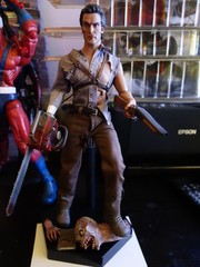 sideshow sixth scale exclusive Ash Williams EVIL DEAD 2 CIB very good condition