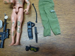Vintage 1999 Hasbro JUNGLE DART GI Joe Action Man, SNIPER RIFLE & Weapons LOT
