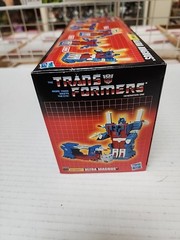 Hasbro Transformers Generation One Commemorative Ultra Magnus Import New
