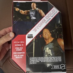 WWE ULTIMATE EDITION Monday Night War Exclusive “Stone Cold” Steve Austin Figure