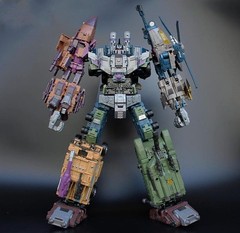 JINBAO Bruticus Warbotron & PREDAKING Feral Rex Oversized Transform Figure
