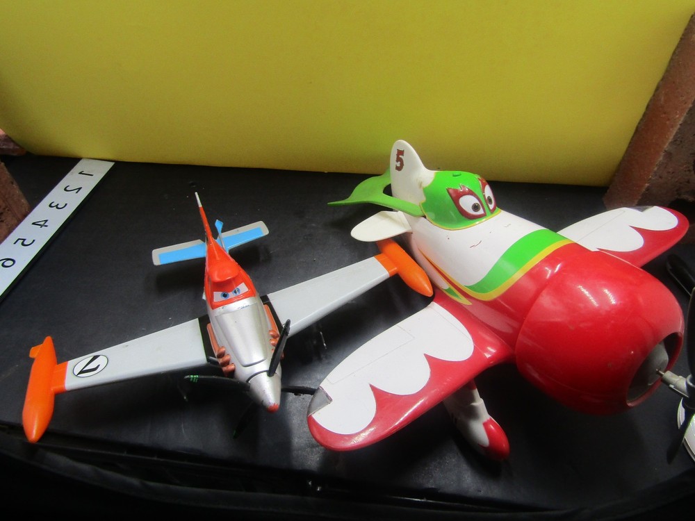 Disney Toy Pixar Planes Dusty Cropduster & El Chupacabra Lot of 2 (NON WORKING)
