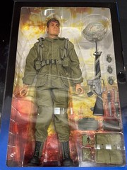 Platoon Action Figure – Charlie Sheen as Pvt. Chris Taylor 12” – Sideshow Toy