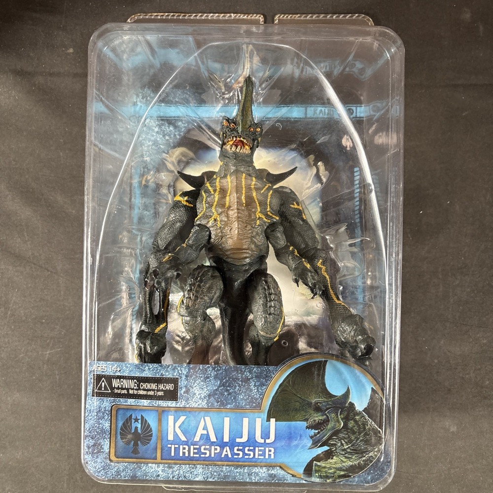 KAIJU TRESPASSER ACTION FIGURE PACIFIC RIM HORROR SCI-FI NECA OPEN BOX MONSTER