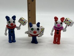 Roblox Piggy Toy Lot of 3 Red Blue CLOWNY Action Figures w/ Accessories Phatmojo