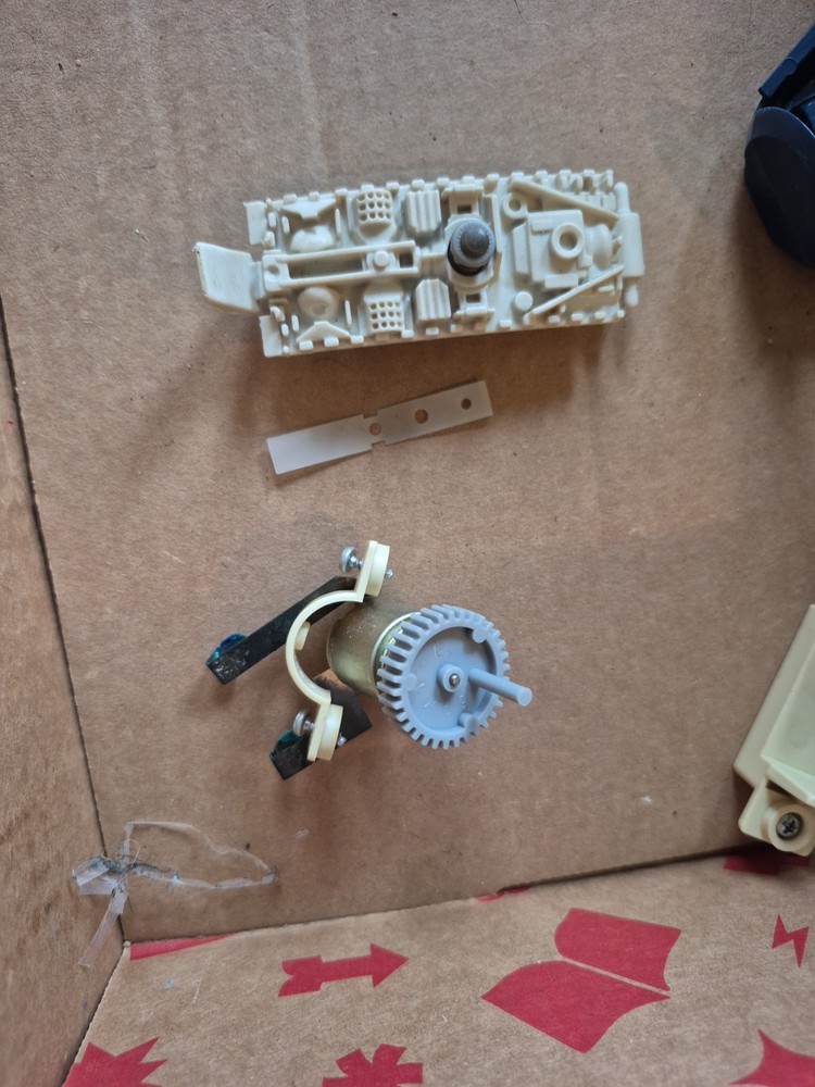 VINTAGE KENNER STAR WARS 1979 MILLENNIUM FALCON * WORKING MOTOR *ORIGINAL PART