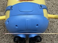 Thinkway Toys Squeezeable Talking Blinking Despicable Me 7” Minion Bob
