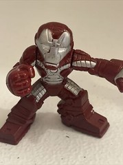 Marvel Super Hero Squad Iron Man Metallic Red Silver with Detachable Helmet 2″