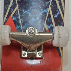 Vintage Fingerboard Signed Skipper Bay 12-31-2002 Blue Red 5.25 in. Deck