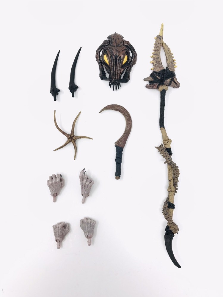 NECA Predator Ultimate Alpha Predator 100th Edition Accessories