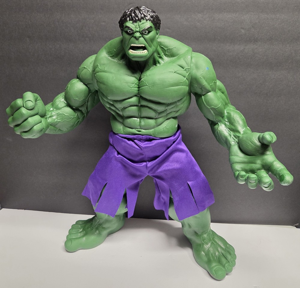 Jumbo Green Hulk vinyl action figure from Mexican manufacturers 18.5 Inches