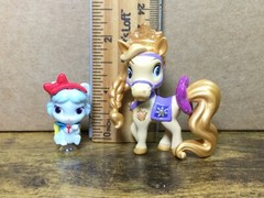 Disney Palace Pets BLONDIE & Whisker Haven Honeycake (pop stick) Figure Toys