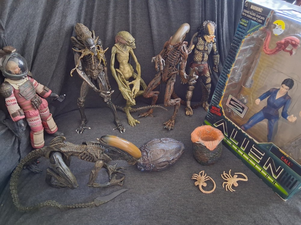 Neca Aliens Loose Action Figure Lot Accessories Predator XENOMORPH Eggs