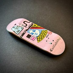 CatfishBBQ – Her Majesty Pink – FWD – 33mm – Fingerboard Deck