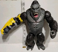 Giant King Kong Action Figure 11″ inch Godzilla x Kong with B.E.A.S.T. Glove EUC