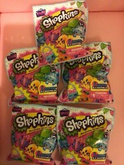 shopkins season 4 lot of blind box & bags & fashion tag & color book & more 
