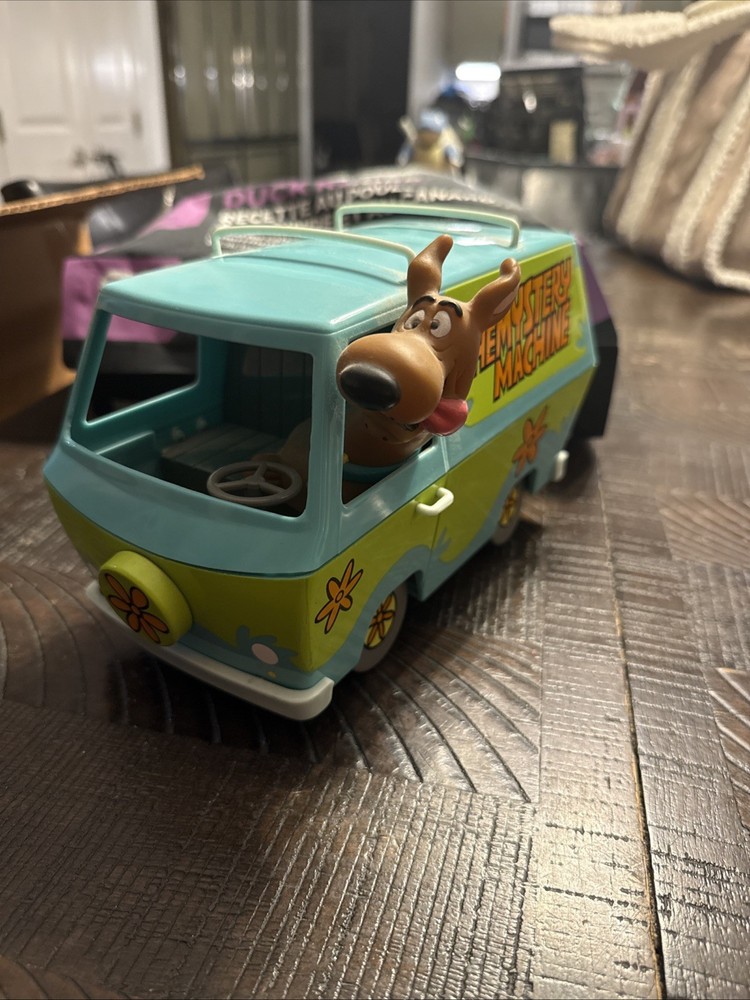 1998 Mystery Machine Scooby Doo battery powered, drives & wobbles Boley Works!
