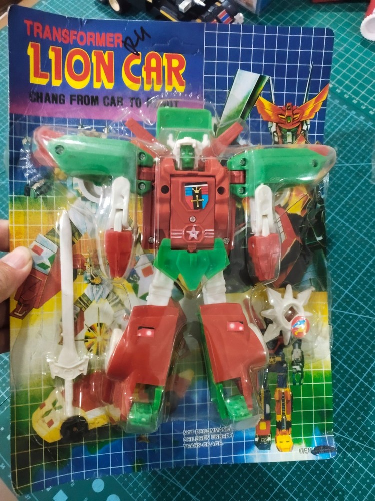 Vintage Bootleg Voltron Toys Transformers mitsubishi car LionCar