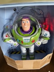 Toy Story Signature Collection Buzz Lightyear Thinkway Toys