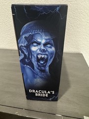 Epic Universe – Dark Universe Dracula’s Bride and Dracula Action Figure NEW