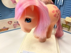 My Little Pony G1 Pretty Parlor Hasbro 1983 Vintage MLP Italian Peachy Italy