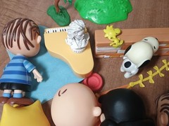 Peanuts Action Figure Lot Charlie Brown Kite Eating Tree Woodstock 2002 PVC