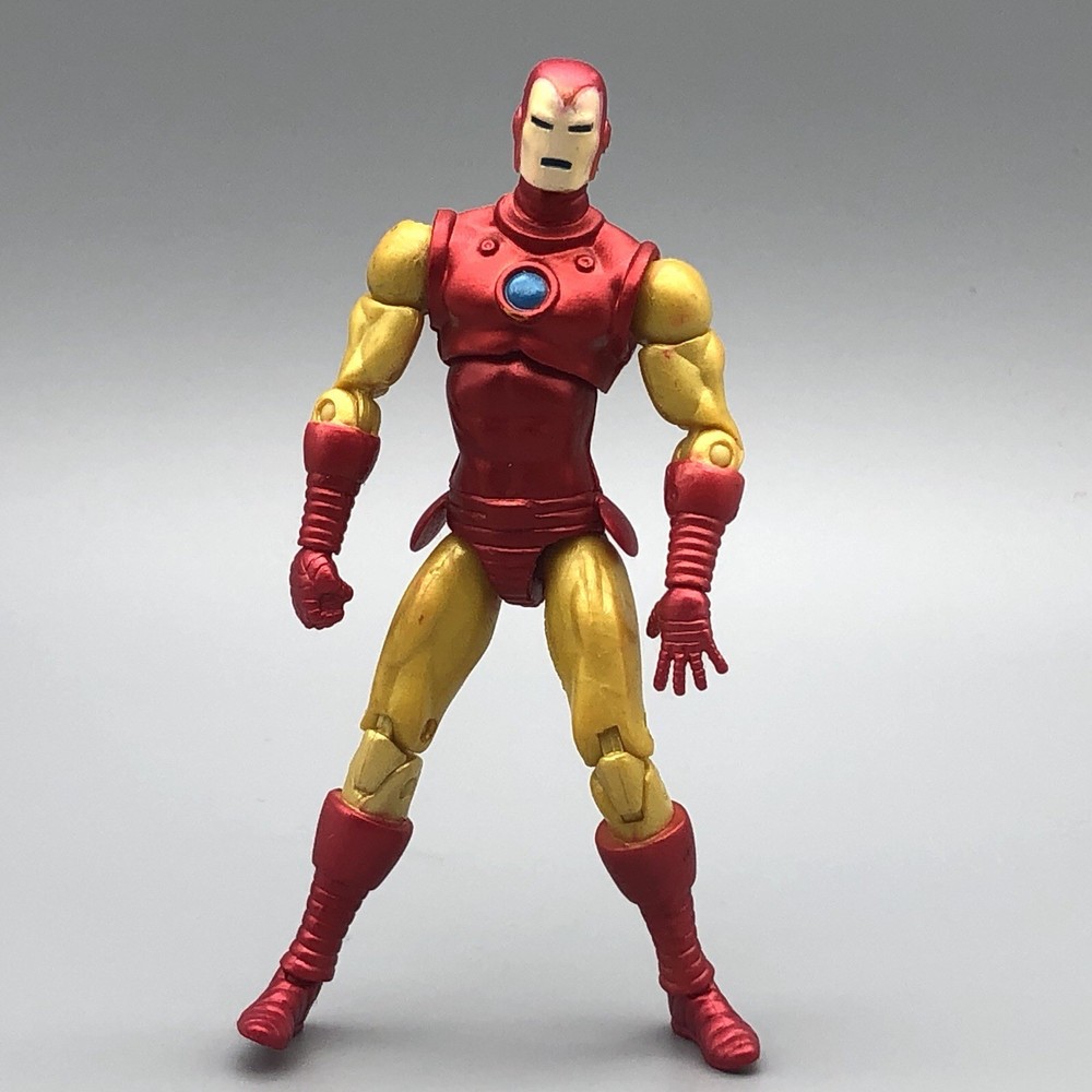 Hasbro Marvel Universe Iron Man 4.25″ Action Figure Posable Red & Gold