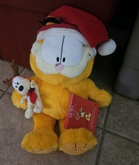Garfield & Odie Macy’s Limited Edition 25 Years Christmas Plush Cat Dog 18″ book