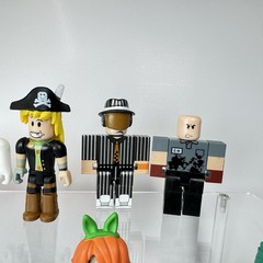 Roblox Lot 15 Mini Figures Heroes Apocalypse Rising Pizza Place Shark Bite