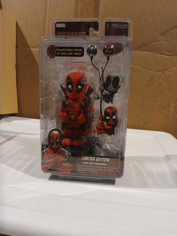 NECA Marvel Deadpool Giftset LIMITED EDITON Earbuds Scalers Bodyknockers