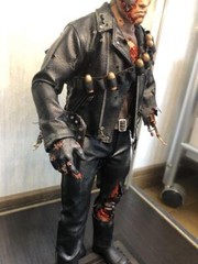 Hot Toys Terminator 2 T-800 Battle Damaged DX13 Japan Limited Special Edition