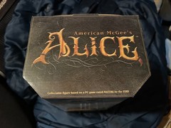 American McGee’s Bloody Alice Glow In The Dark Cheshire Cat Variant Figure Set