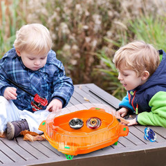 Stadium Arena Set, 6 Burst Battling Tops & 2 Launchers, Battle Toy Ages 6+ | Ant