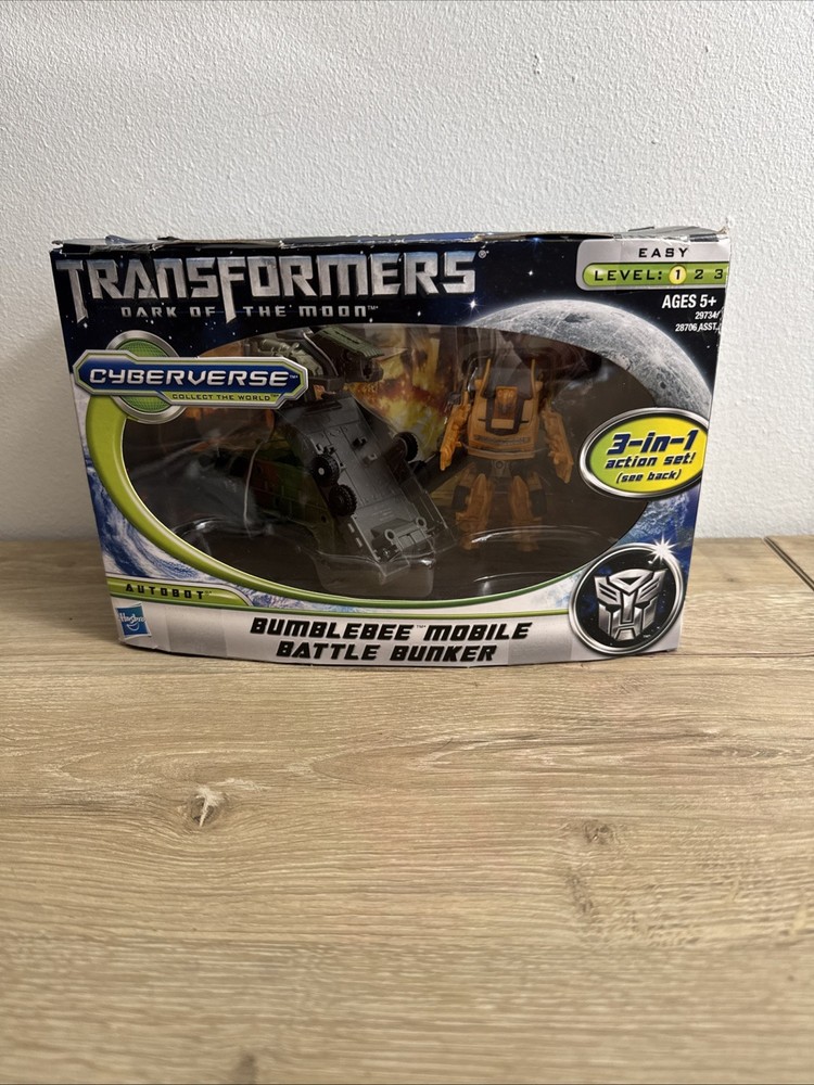 Transformers Bumblebee Mobile Attack Bunker Dark of the Moon Cyberverse NEW 2010