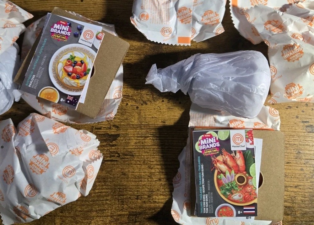2 Mini Brands CREATE MasterChef series 2- TOM YUM KUNG & PAVLOVA