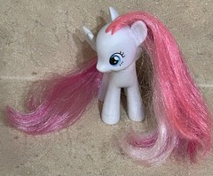My Little Pony G4 Diamond Rose Friendship Is Magic – Preowened