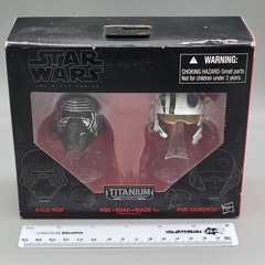 Star Wars The Black Series Titanium Series Kylo Ren Poe Dameron Helmet Set