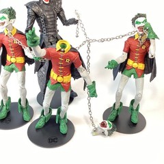 McFarlane DC Multiverse The Batman Who Laughs & Robins of Earth Figure Look