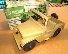 RARE 1967 Rat Patrol Jeep Desert Army Vehicle + Figures + Box + Accessories Marx