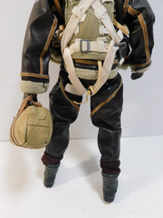 21st Century Toys WW2 Winter B-17 Waist Gunner w/ Parachute Bag Oxygen Mask